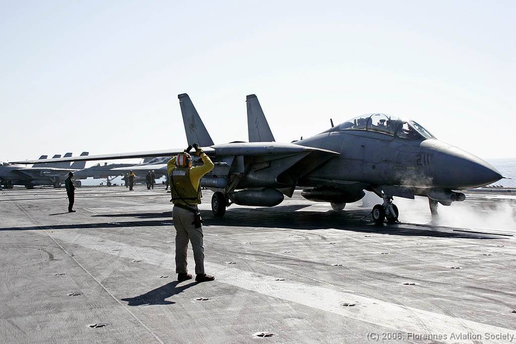 31 CVN71060221 F-14D 159629 AJ-211 DK 01 F-14D 159629/AJ-211 of VF-213 - USS Theodore Roosevelt, 21 February 2006 (C) Didier Kories